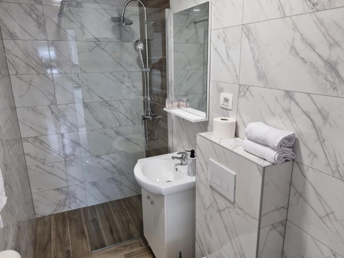 Apartmani Tolj Makarska Bagian luar foto