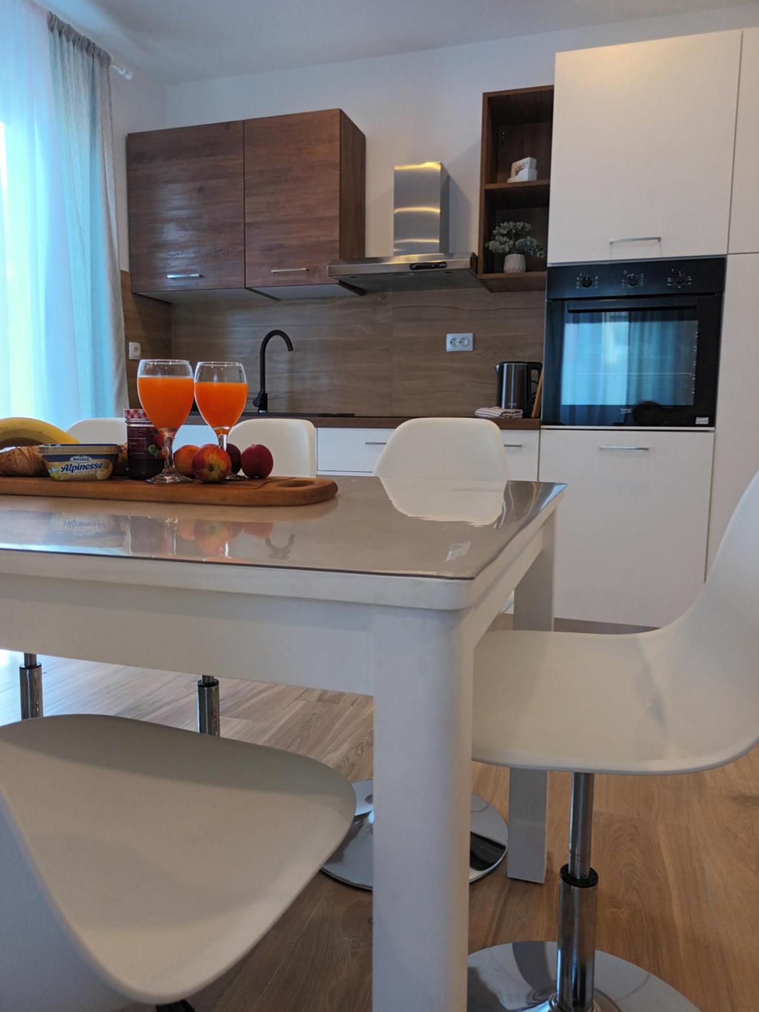 Apartmani Tolj Makarska Bagian luar foto